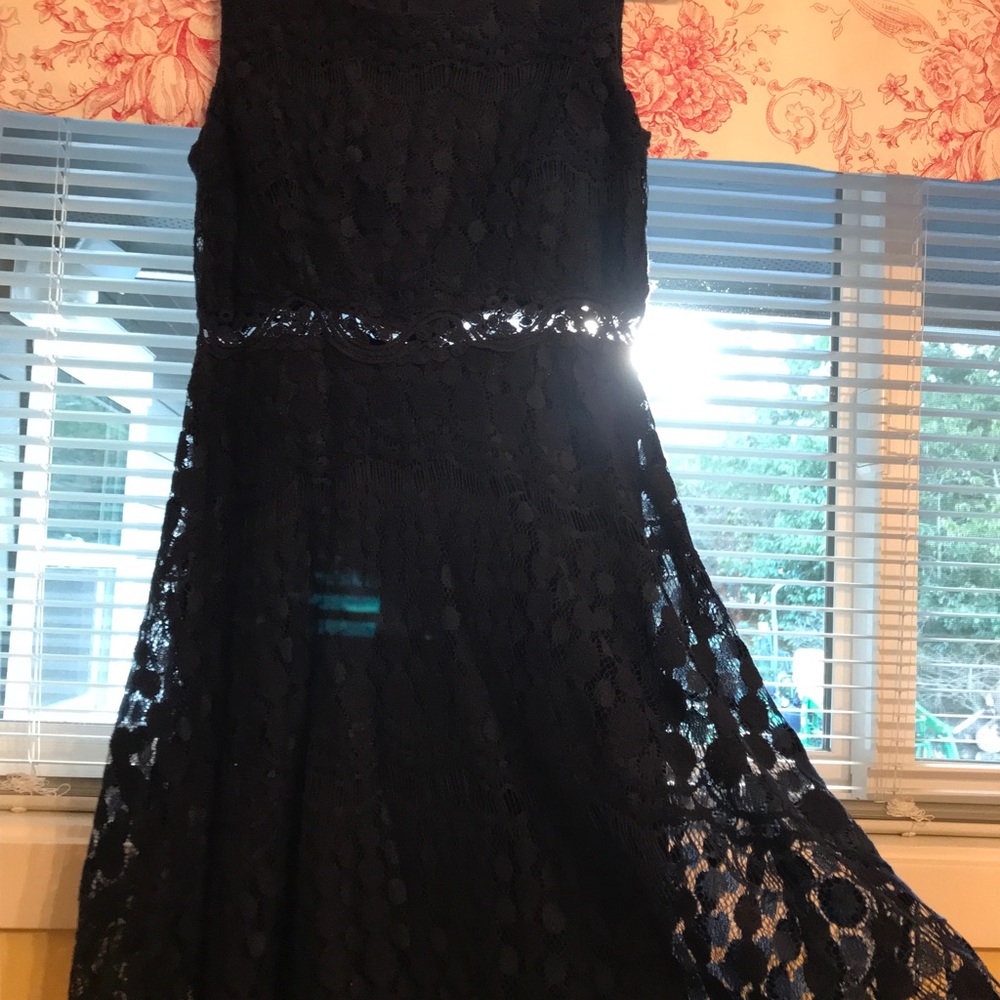 Dress - Picture 5 of 7